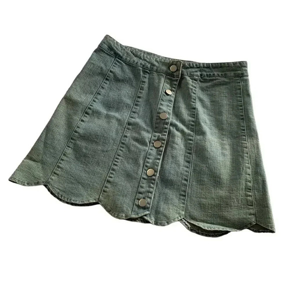 Lulus Light Wash Denim Tulip Button Fly Y2K Inspired Skirt Size Small - Picture 8 of 8